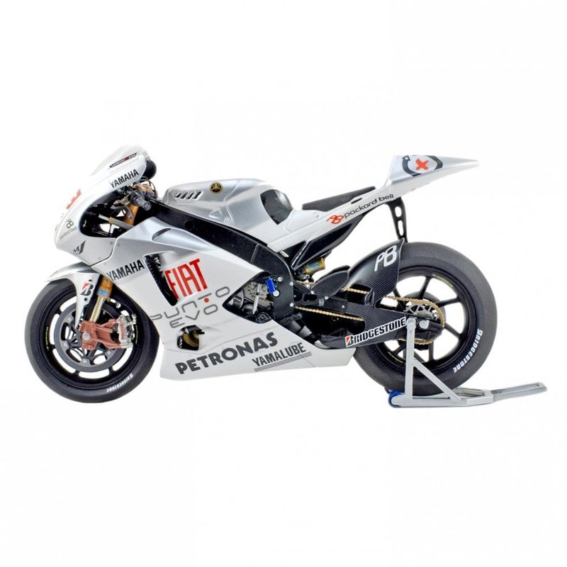موتور بازی مدل yamaha yzr m 1 estoril 2009